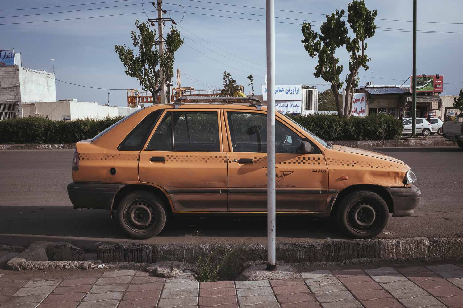 This photo shows the fine art print The Cars of Iran by Philip Reitsperger